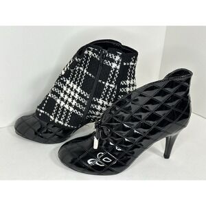Hot In Hollywood, Womens Black Boots/Heels W/Plaid Boot Covers, Size‎ 7.5